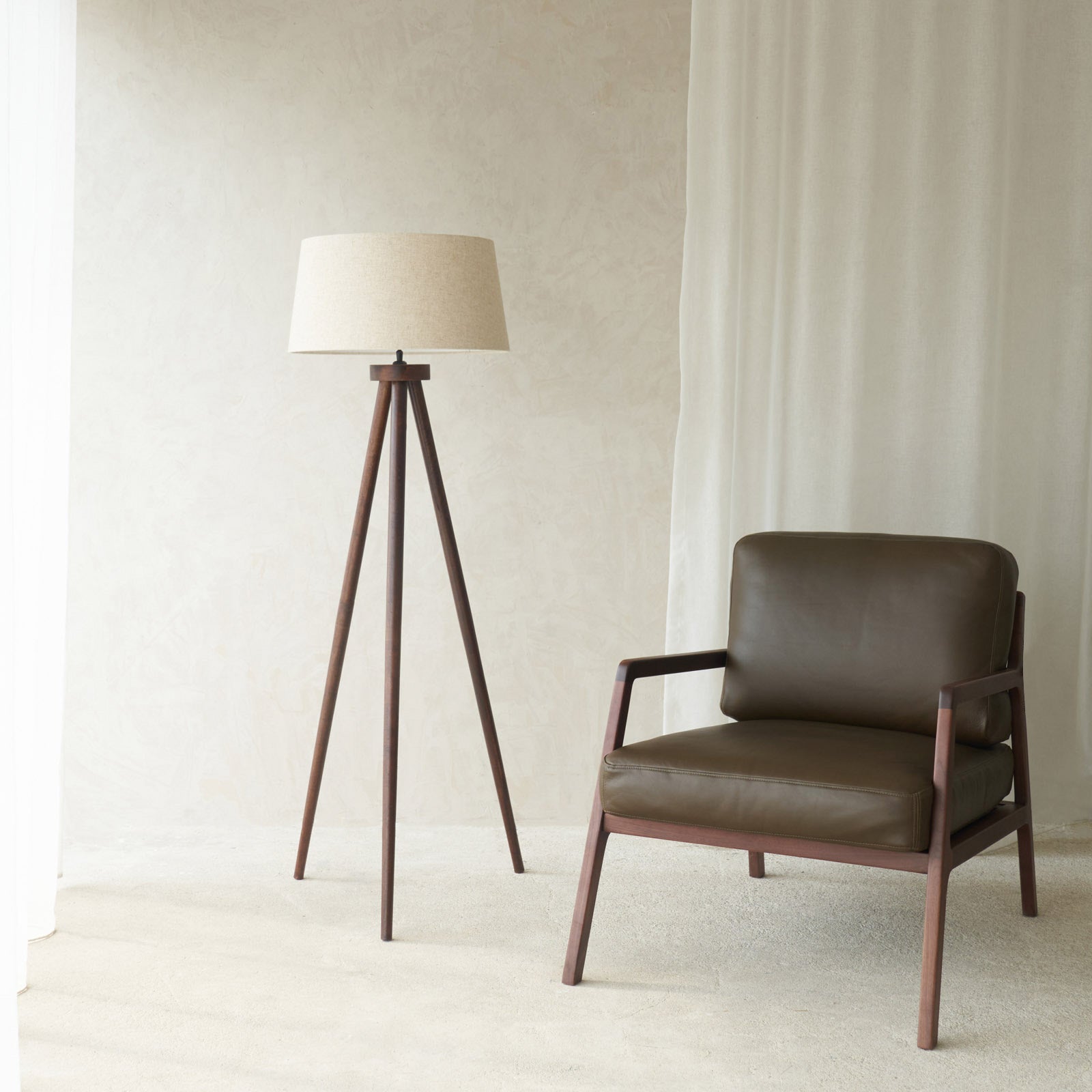 LL17_illias_floor_lamp_russet_