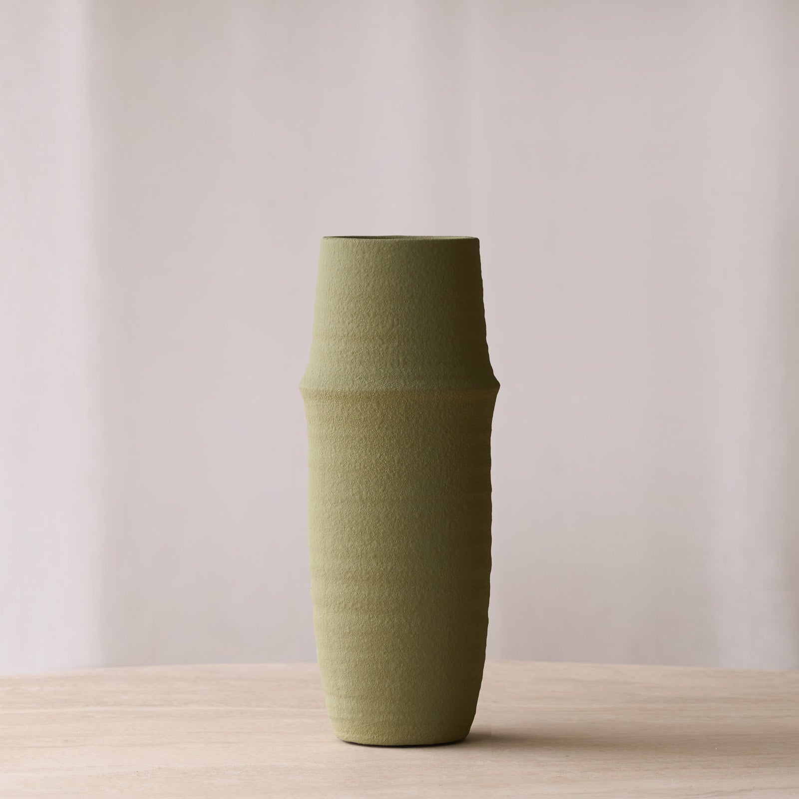 LL18_macadamia_vase_olive_gree