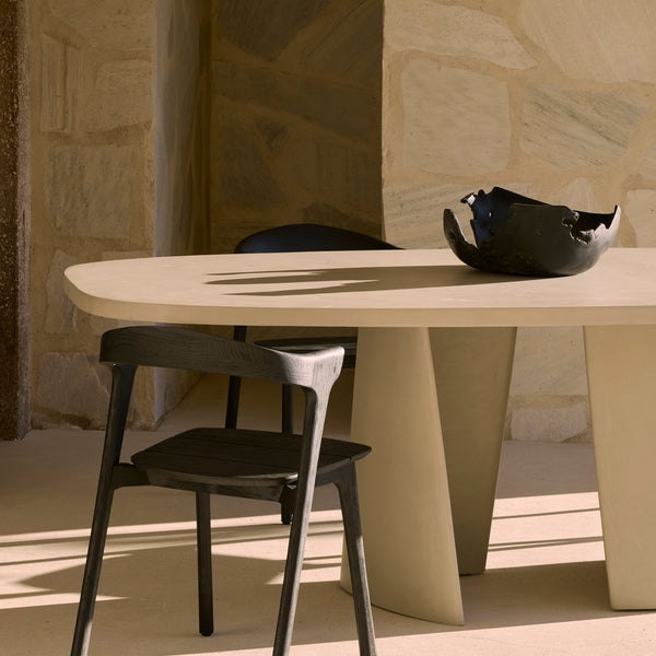 Canyon Outdoor Dining Table | Concrete