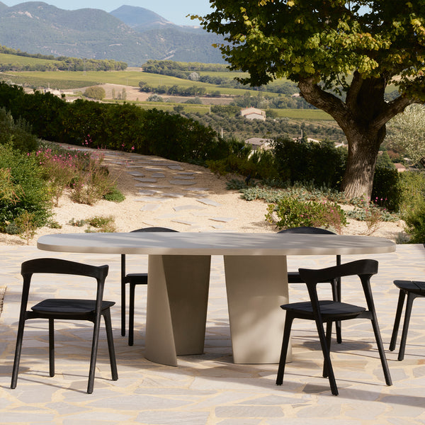 Canyon Outdoor Dining Table | Concrete