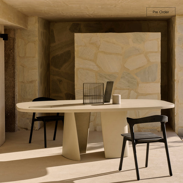 Canyon Outdoor Dining Table | Concrete