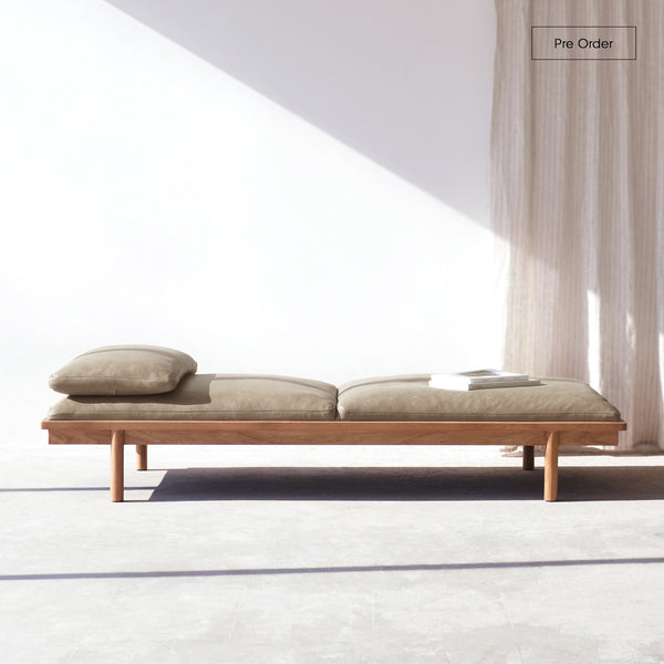 Pensive Daybed | Bespoke Leather (180cm)