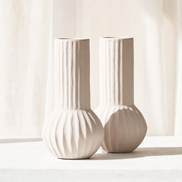 Feyo Vase, statement piece to bring a room together. Beautiful textured design that gives an interesting flair. Suitable for any kitchen table or living space. Available at $80. 
