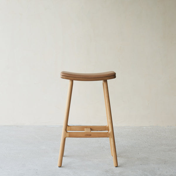 Odd Leather Counter Stool | Oak Frame - Pecan