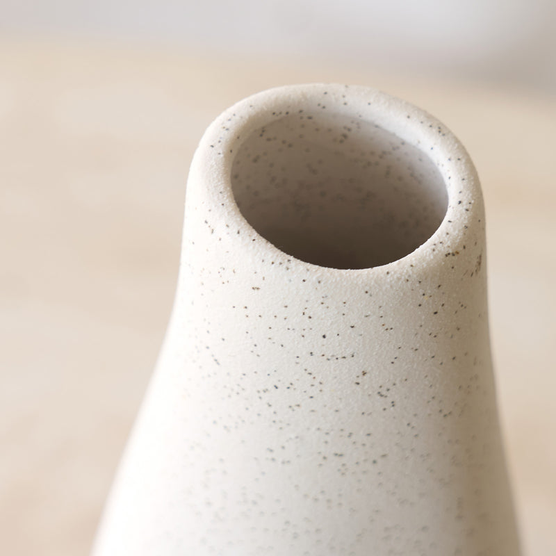 Merzo Vase | Ecru