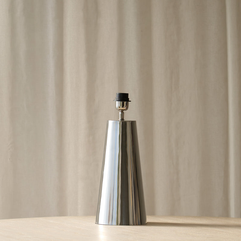 Yelos Table Lamp | Nickel