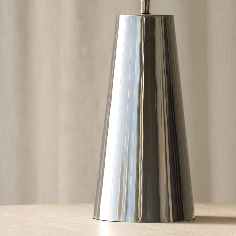 Yelos Table Lamp | Nickel