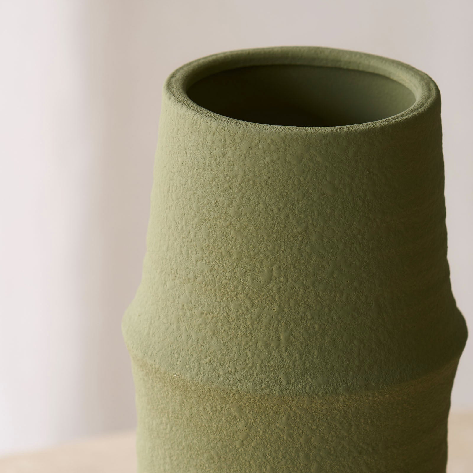 LL_macadamia_vase_olive_green_