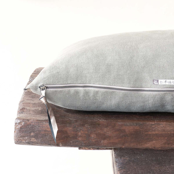 Cushion Black Line | Elephant (60 x 40cm)