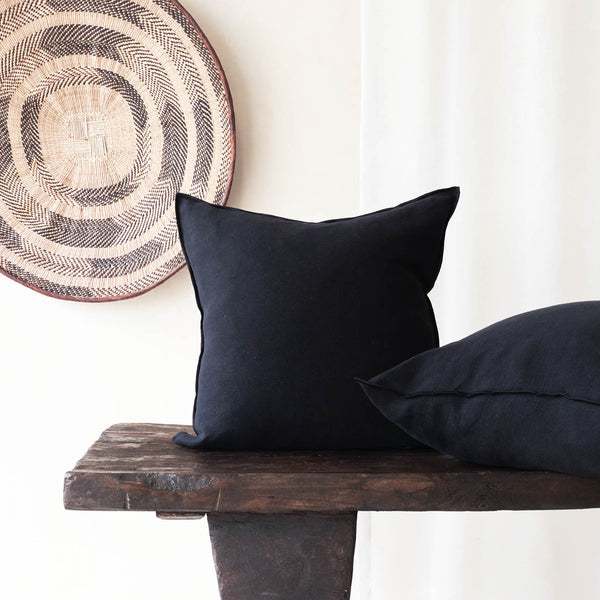 Cushion Black Line | Noir