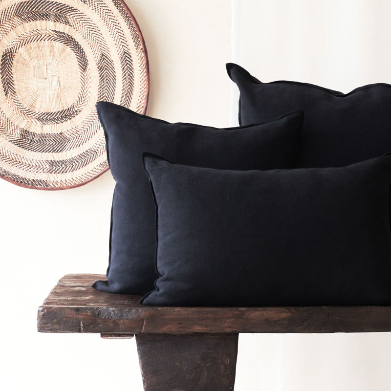 Cushion Black Line | Noir
