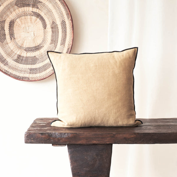 Cushion Black Line | Sable (50 x 50cm)