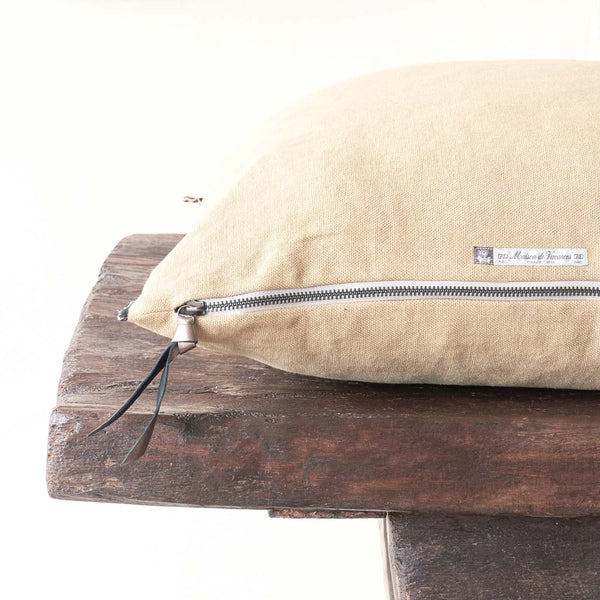 Cushion Black Line | Sable (50 x 50cm)