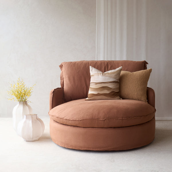 Cocola Swivel Lounge Chair | Caramel