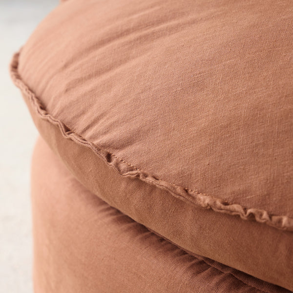 Cocola Swivel Lounge Chair | Caramel