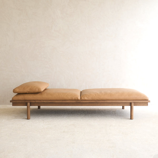 Pensive Leather Daybed | Latte Oak Frame - Pecan (180cm)