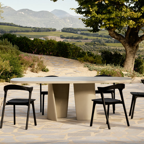 Canyon Outdoor Dining Table | Concrete