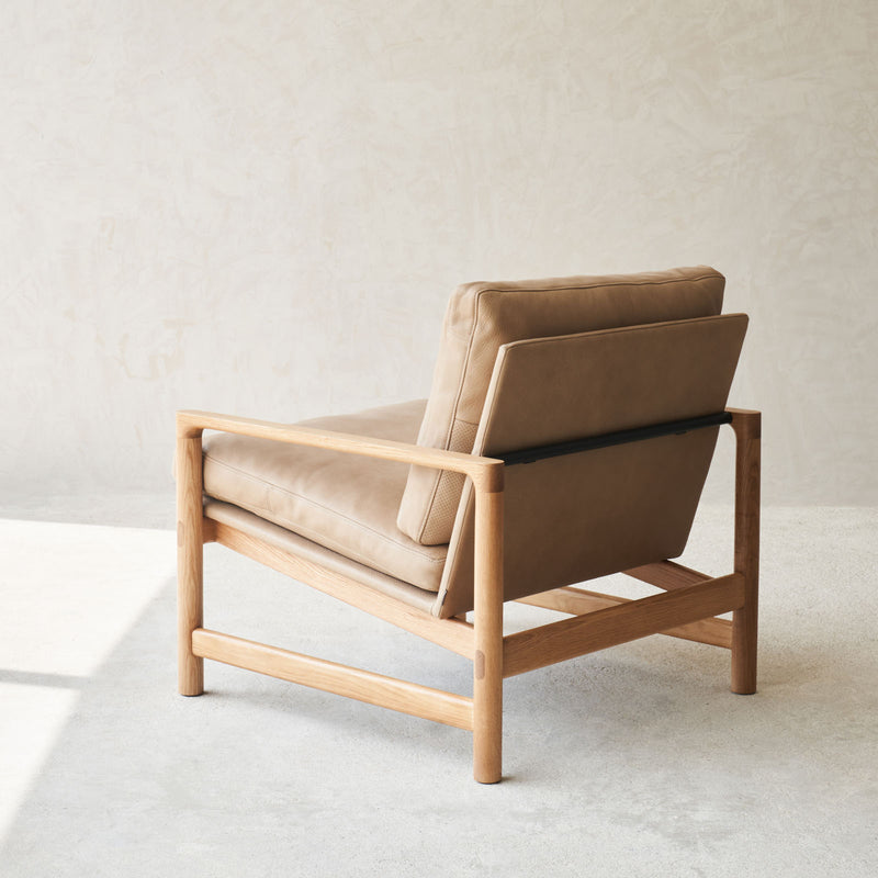 Troubadour Leather Armchair | Oak Frame - Desert