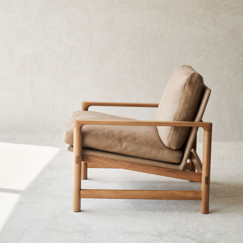 Troubadour Leather Armchair | Oak Frame - Desert
