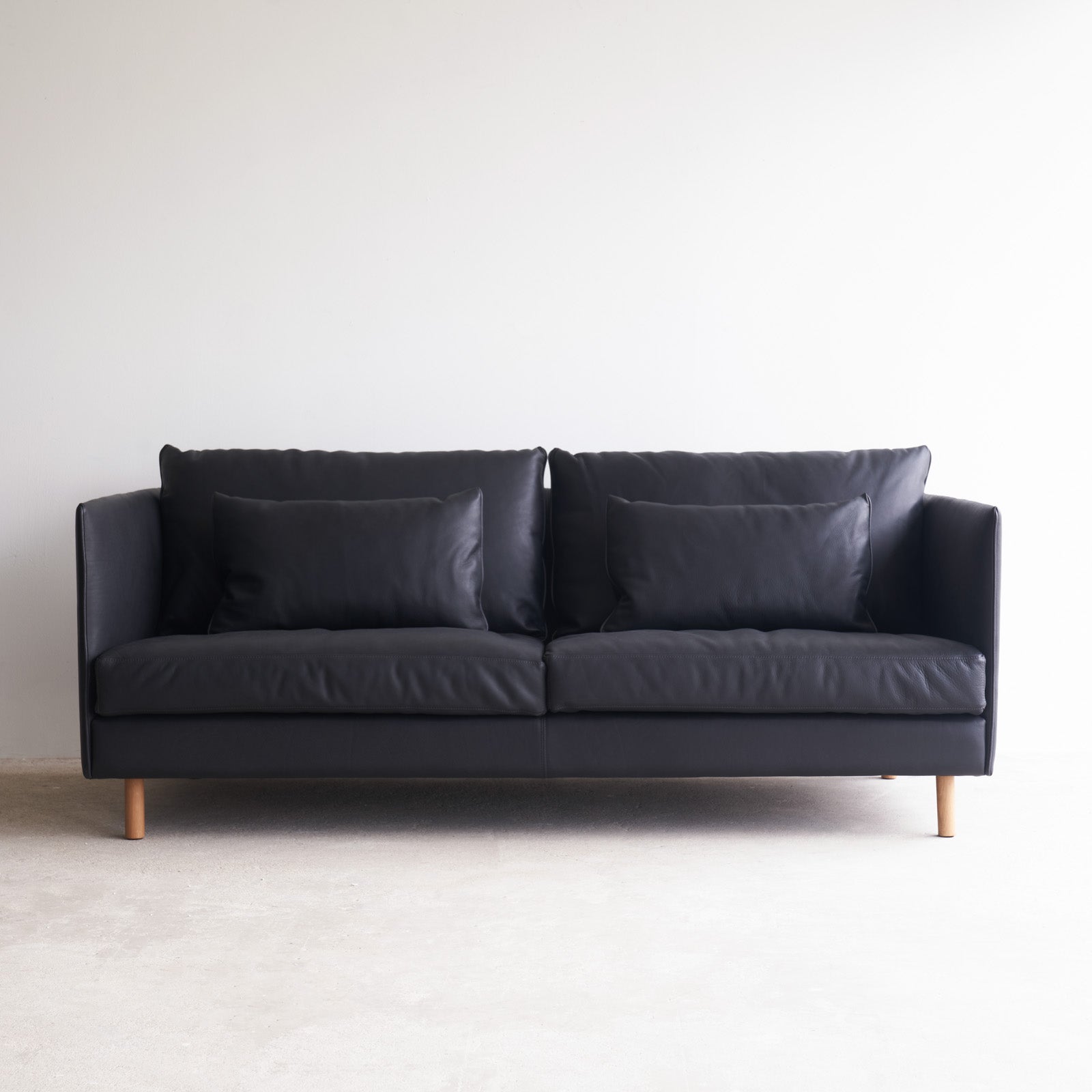 Weekend Fabric & Leather Sofa | High Quality Fabrics and Leathers ...