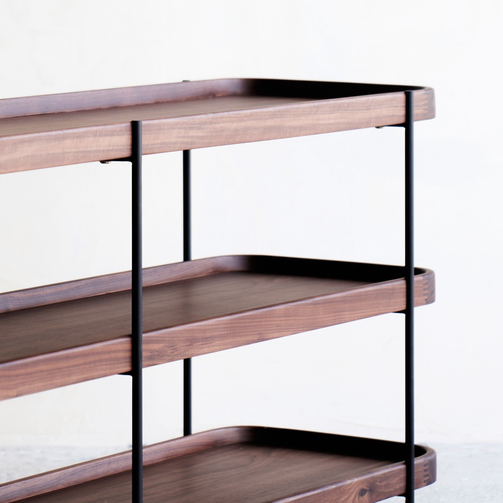 Humla Low Rack | Walnut – Originals Furniture