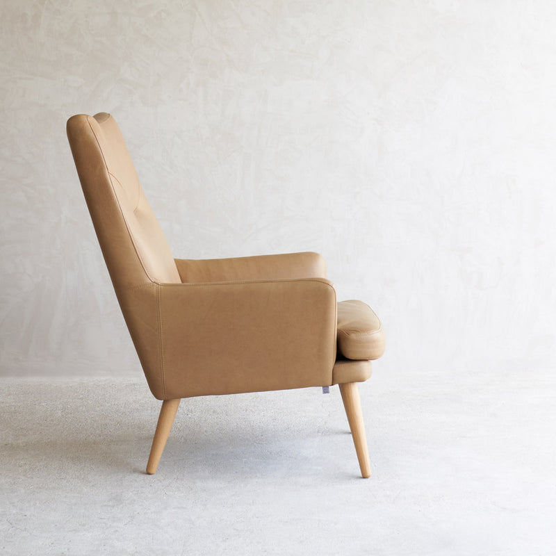 Pelagonia Leather Armchair | Canyon