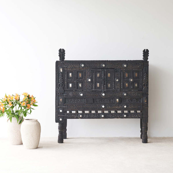 Vintage Natural Damchiya Chest with Brass Details | Black