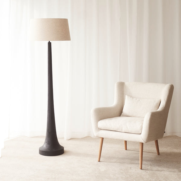 Jovany Floor Lamp | Black