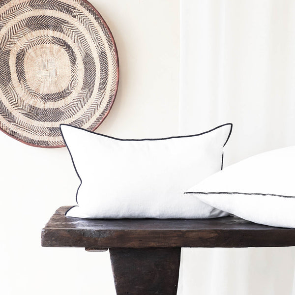 Cushion Black Line | White (60 x 40cm)
