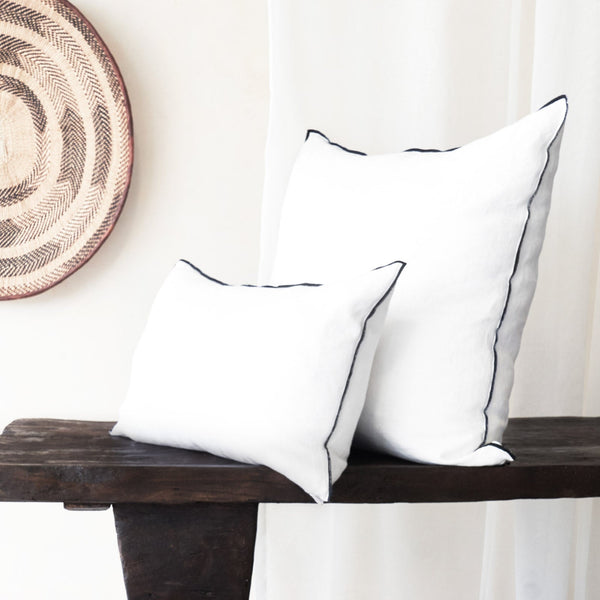 Cushion Black Line | White (60 x 40cm)