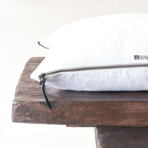 Cushion Black Line | White (60 x 40cm)