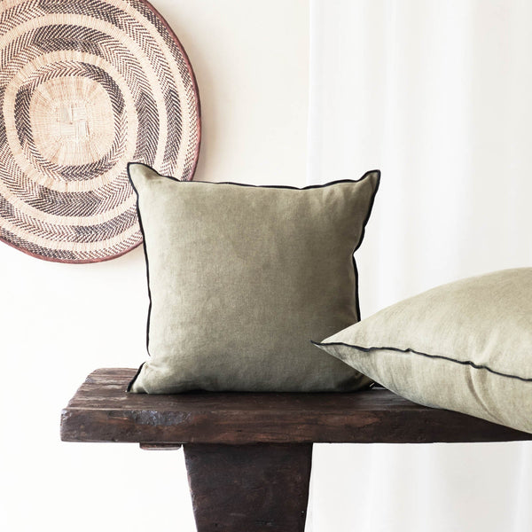 Cushion Black Line - Kaki (Square)