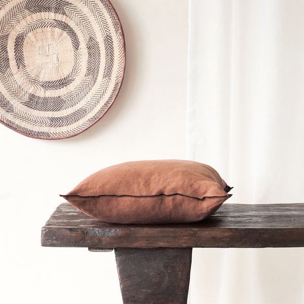 Cushion Black Line | Sienne