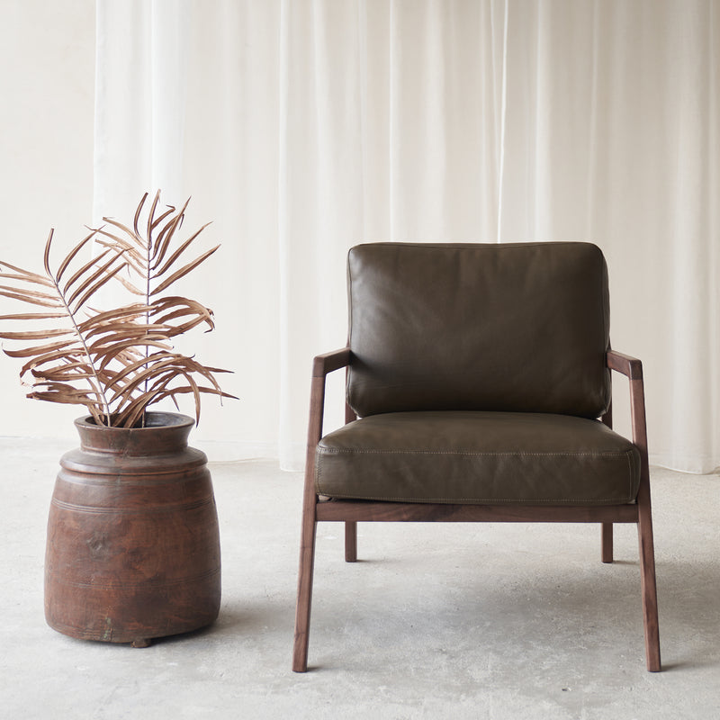 Nysse Leather Armchair with Walnut Frame in Hunter