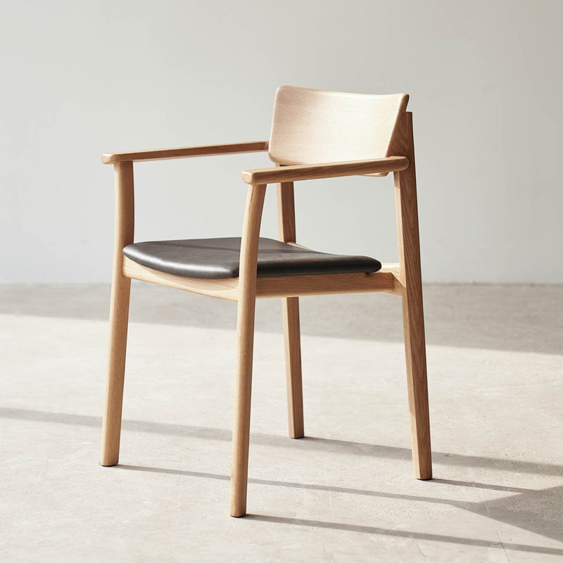 Poise Dining Chair with Arms | Oak Frame - Bespoke Leather