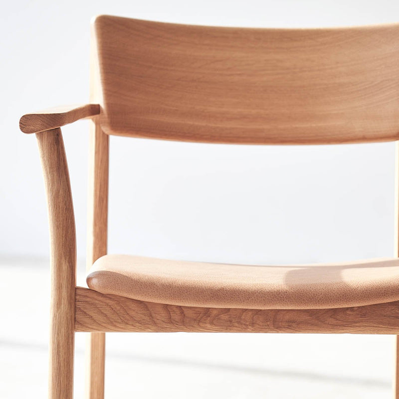 Poise Dining Chair with Arms | Oak Frame - Bespoke Leather